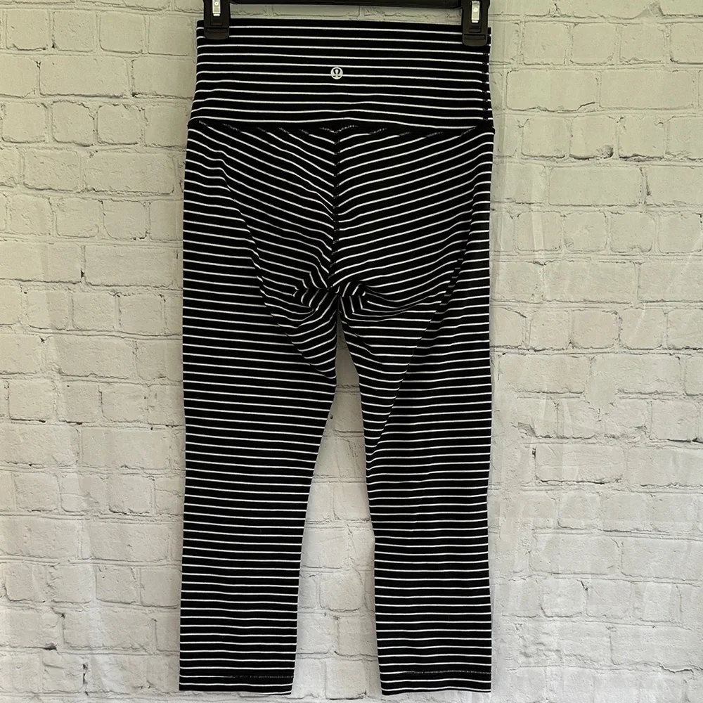 lululemon athletica cropped leggings